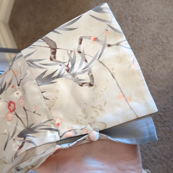 Kenneth Cole silk blouse - Picture 4 of 7